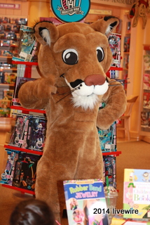 ROAR! The Altoona Mountain Lion entertains kids throughout the day. Photo by Hannah Barr