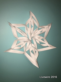 DIY: 3D Snowflake