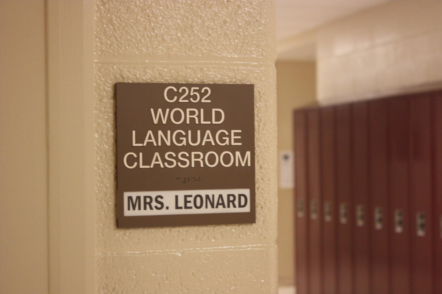 Hola! Mrs. Leonard teaches Spanish 1 in the Junior High. This class is one of the three languages ninth grade students can take.
Photo taken by Ben Blackie