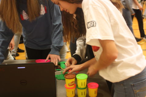 Ninth grade girls in STEM day