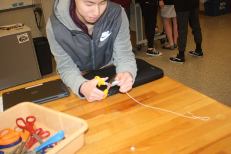 Tech Ed class make mousetrap cars
