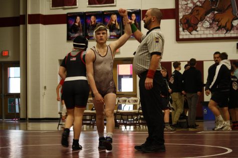 Sipes goes undefeated