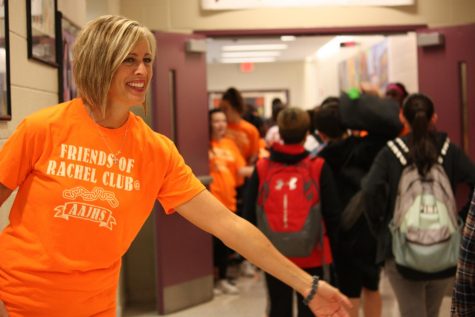 FOR High Five Day encourages a great start to students' days before school starts. Multiple FOR members organize to different locations around the school to greet children around the school as they head to class.
FOR members during the high five day all gather around the main entrance and side door entrance of the school. While the rest of FOR members were spread around the rest of the school.