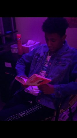 Read and share!
On April 2 Moaz Hamid reads a book, so he can then share his favorite part of it with his family. He shared his favortie part of the book with his family right after reading it.