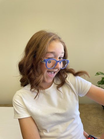 Wink, wink! Eighth grader Skylar Irwin is taking on a new style! “Oh let me try these ones!” said Irwin.  These cool new glasses came from a new women’s boutique called Kelly’s Kollections!