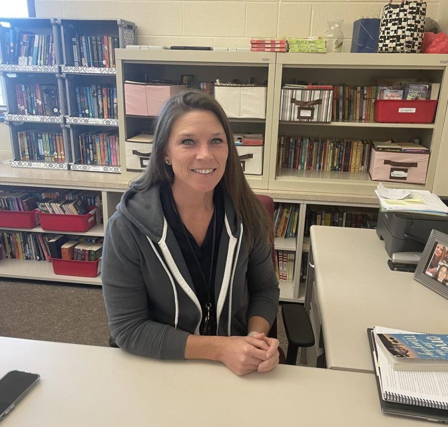 Welcome%21+Sixth+grade+ELA+teacher+Katie+Moyer+starts+her+first+year+at+the+school.+Former+first+grade+teacher+Katie+Moyer+moved+schools+this+year+to+teach+sixth+grade+ELA+in+our+building.+