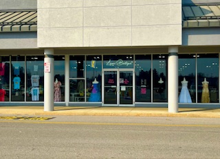 Licari Boutique up and running! Licari is located in the Walmart Plaza and is just beginning to get its feet off of the ground. They are planning to put a sign up outside and have the public know just where to get the best aesthetic shirts, dresses and much more accessories!