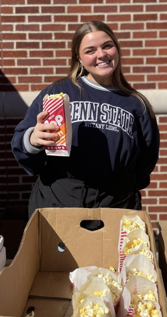 "Fresh popcorn! Only one dollar!" said eighth grade american cultures student teacher Olivia Snyder. Popcorn was very popular at Harvest Day, which kept her busy throughout the day.